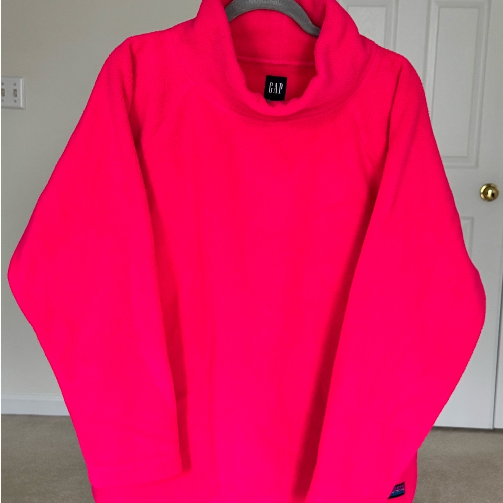 GAP Arctic Fleece in Bright Pink